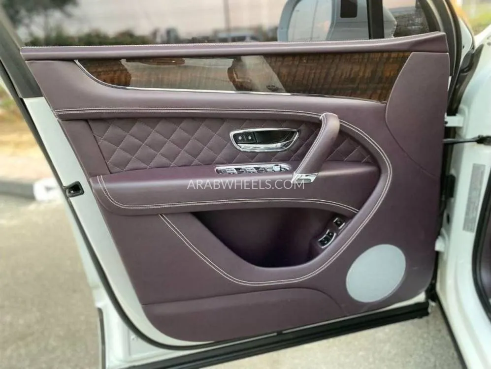 Bentley Bentayga 2017 for Sale in Dubai Image-11