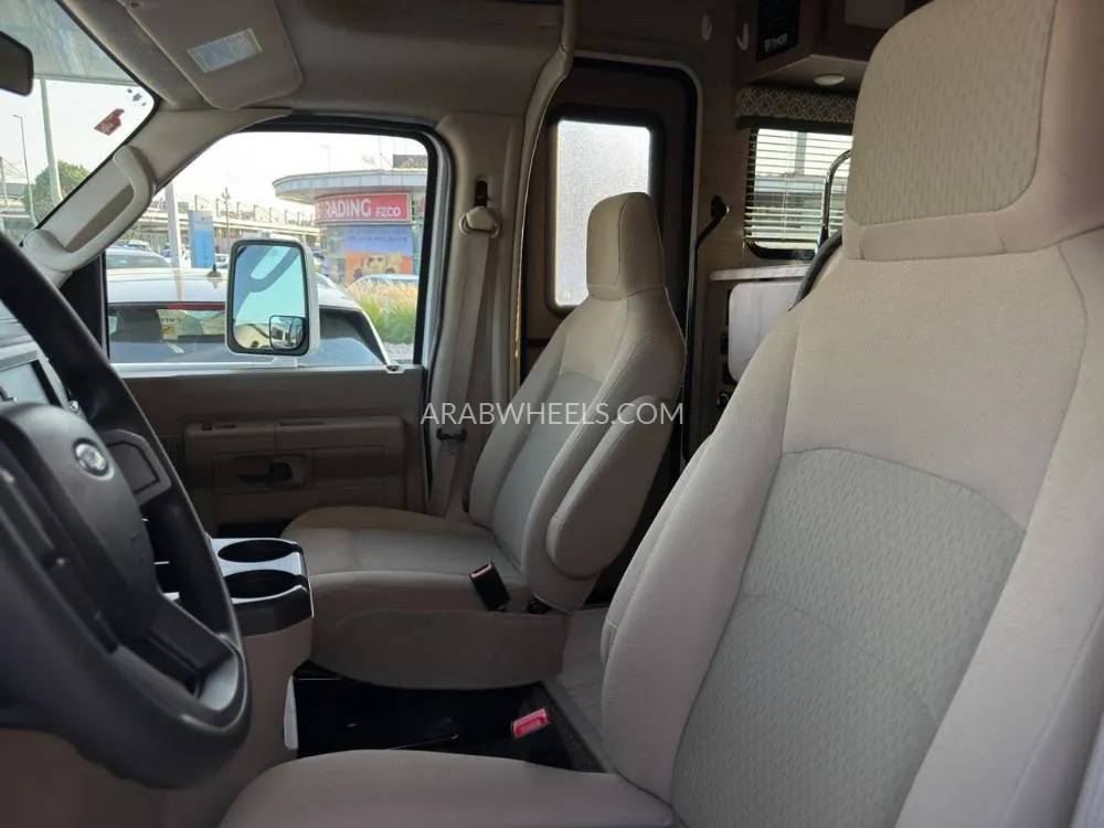 Ford E 350 2022 for Sale in Dubai Image-4