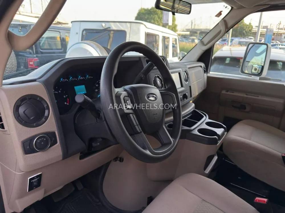 Ford E 350 2022 for Sale in Dubai Image-7