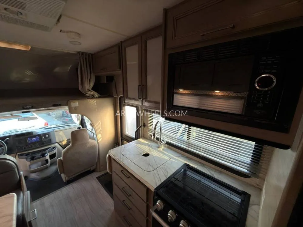 Ford E 350 2022 for Sale in Dubai Image-10