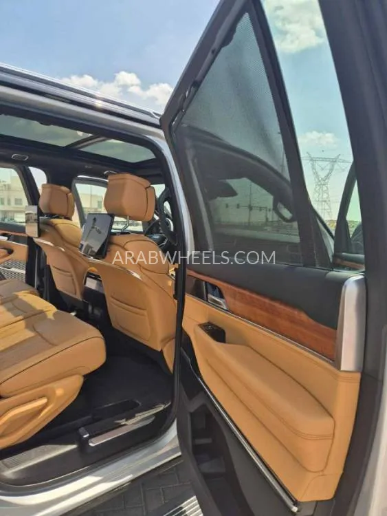 Jeep Grand Wagoneer 2023 for Sale in Dubai Image-13