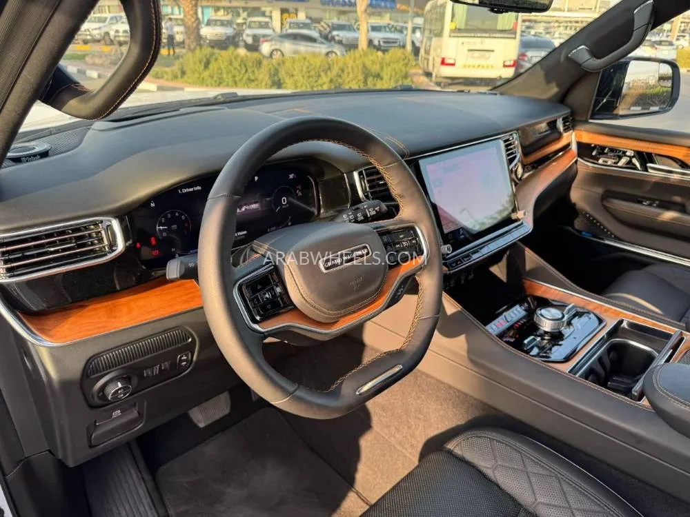 Jeep Grand Wagoneer 2023 for Sale in Dubai Image-6