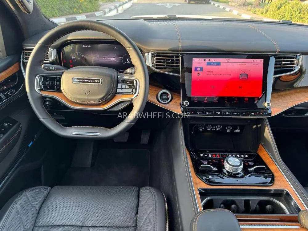Jeep Grand Wagoneer 2023 for Sale in Dubai Image-9