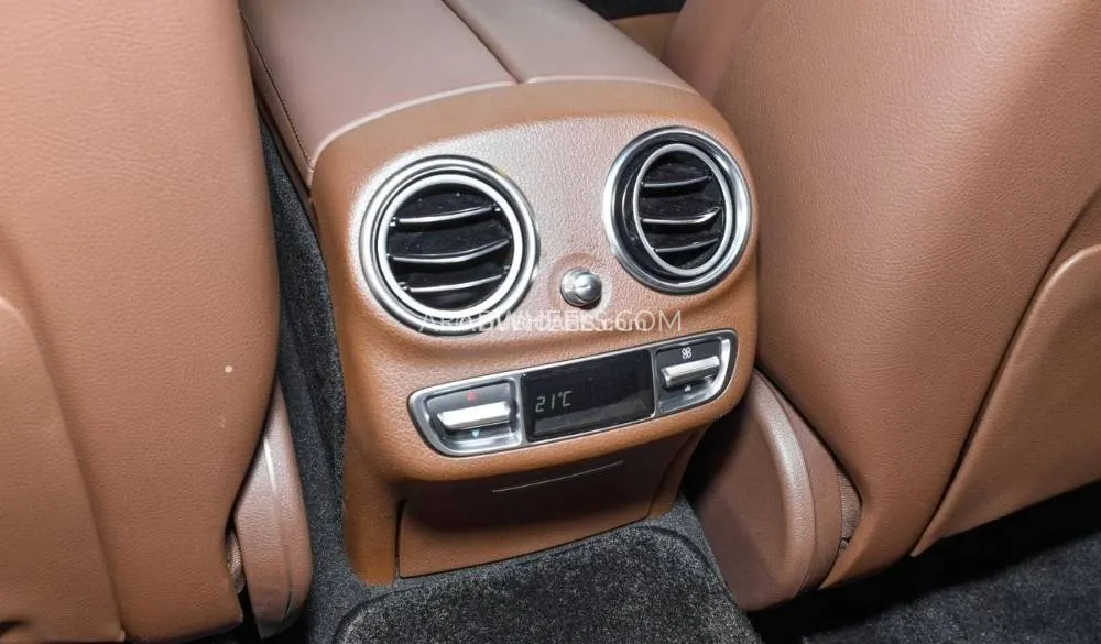 Mercedes Benz E Class 2017 for Sale in Dubai Image-11