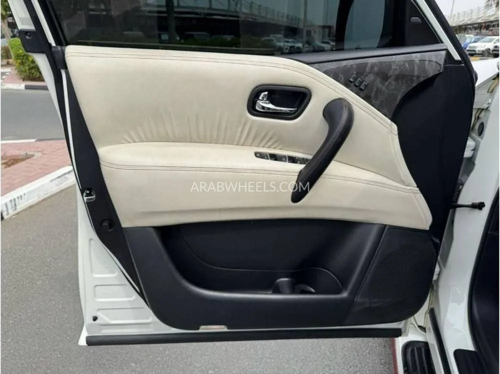 نيسان باترول 2019 for Sale in دبي Image-11