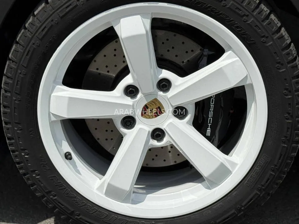 Porsche 911 2023 for Sale in Dubai Image-17