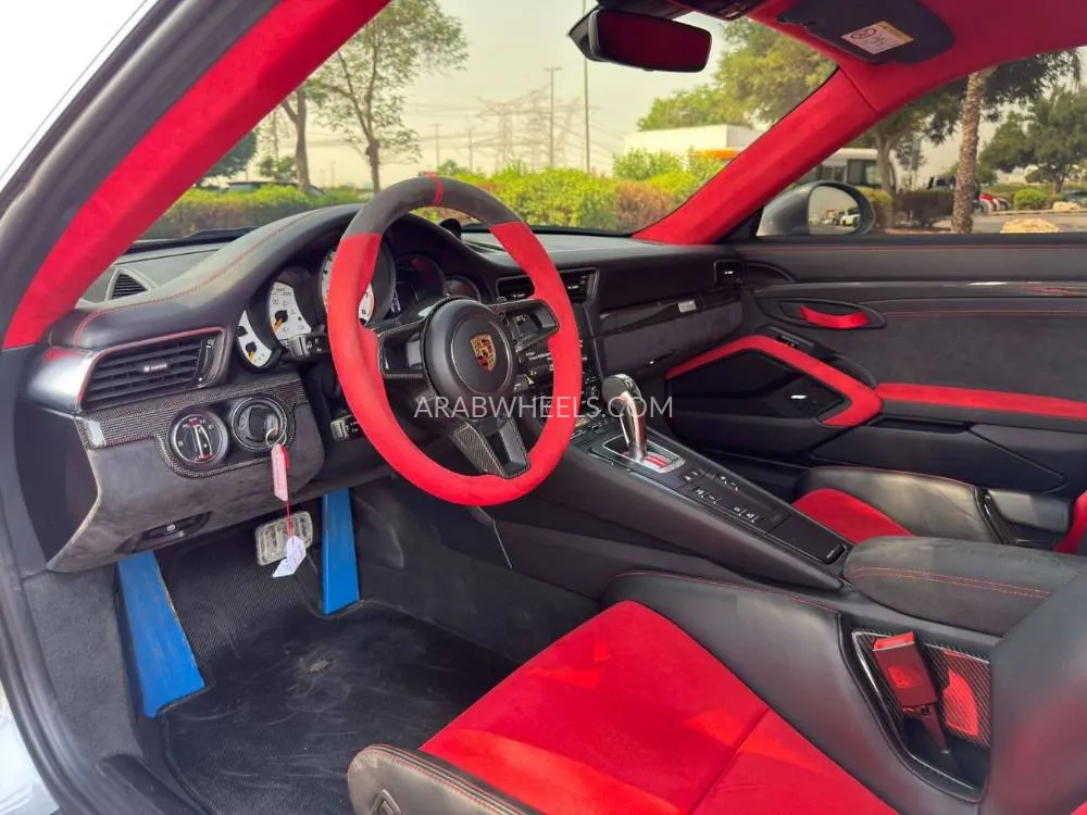 Porsche 911 2018 for Sale in Dubai Image-12