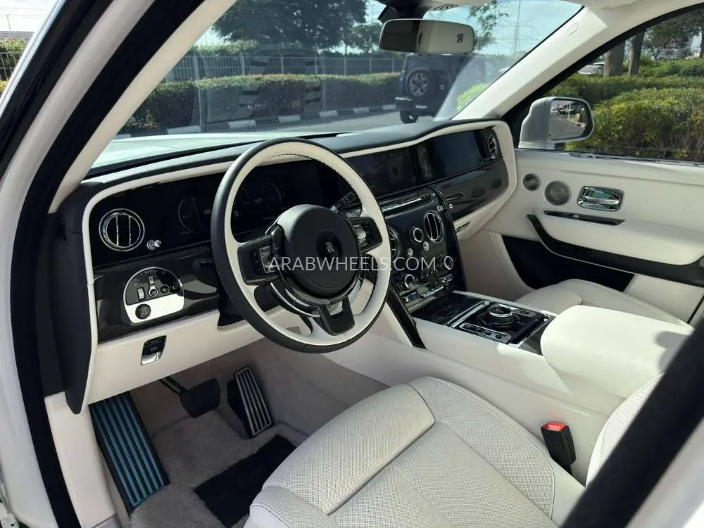 Rolls Royce Cullinan 2025 for Sale in Dubai Image-6