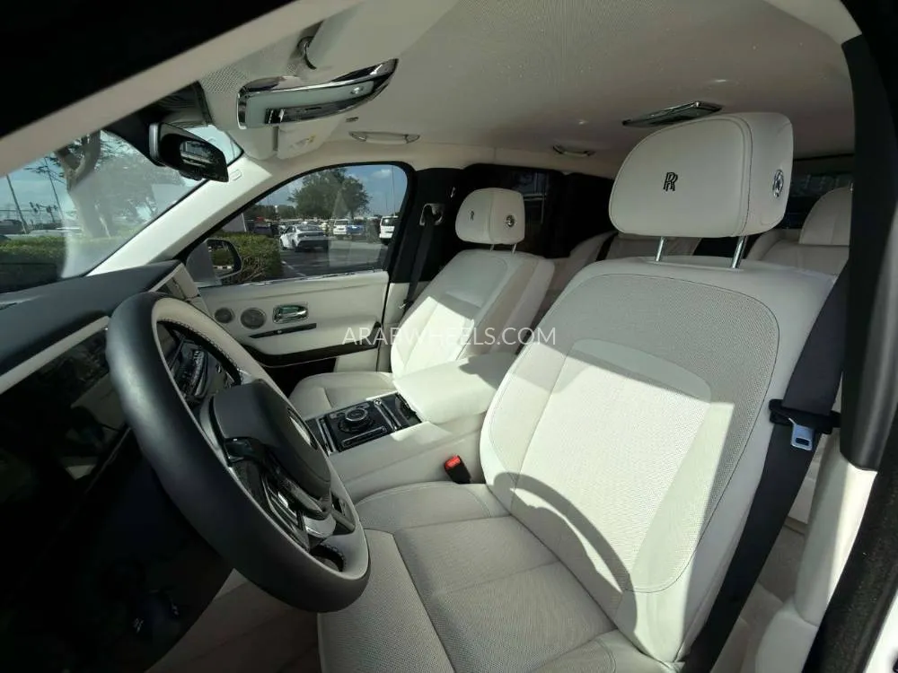 Rolls Royce Cullinan 2025 for Sale in Dubai Image-9