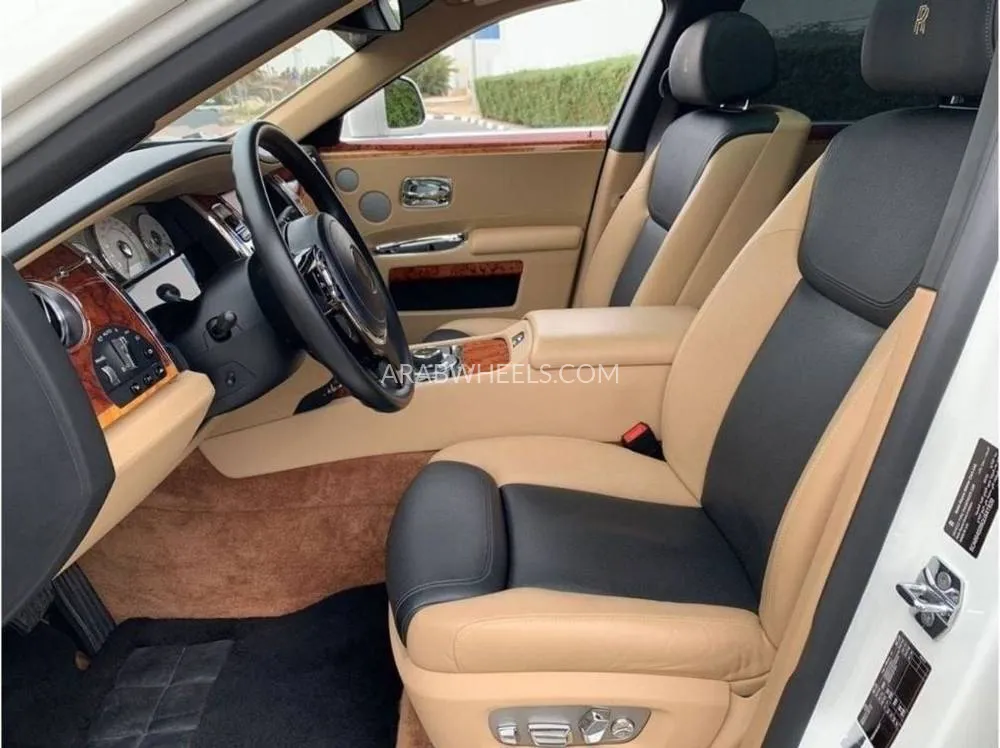 Rolls Royce Ghost 2016 for Sale in Dubai Image-10