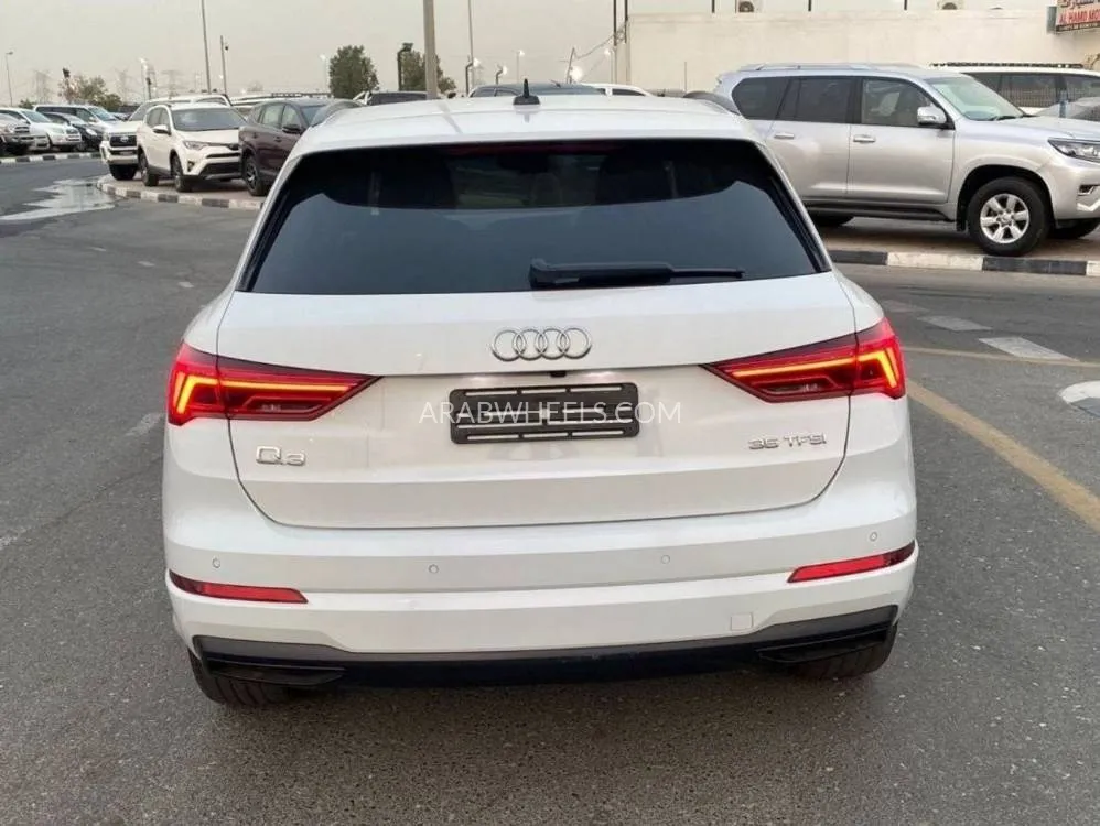 Audi Q3 2020 for Sale in Dubai Image-4