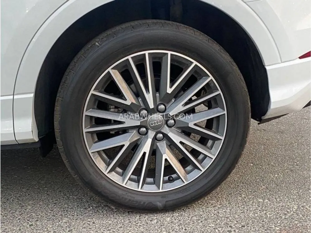 Audi Q3 2020 for Sale in Dubai Image-13