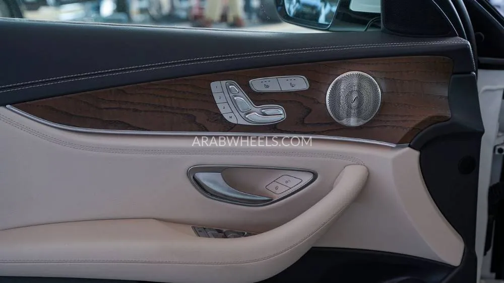 Mercedes Benz E Class 2022 for Sale in Dubai Image-9