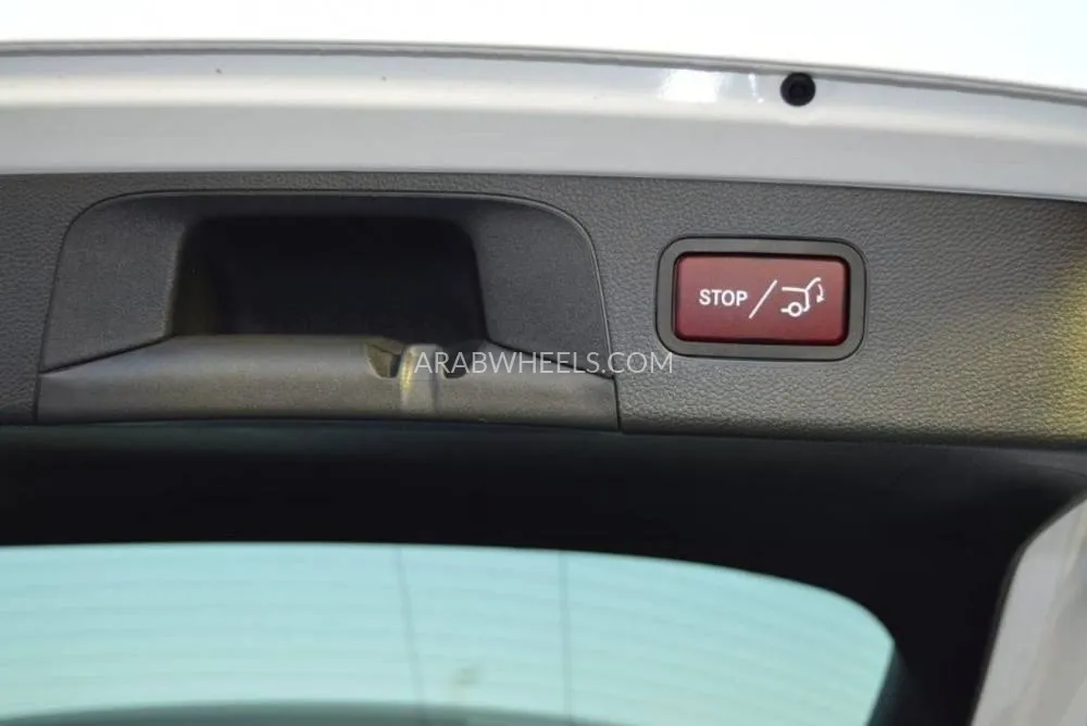 مرسيدس بنز GLC كلاس 2018 for Sale in دبي Image-15
