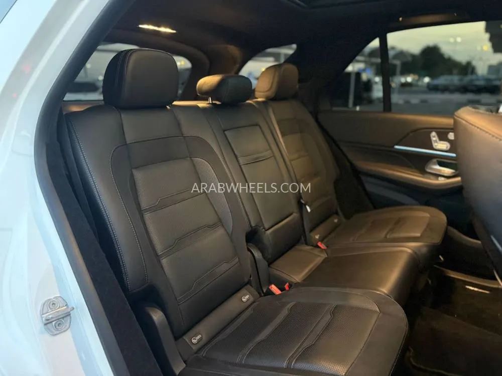 Mercedes Benz GLE Class 2022 for Sale in Dubai Image-10