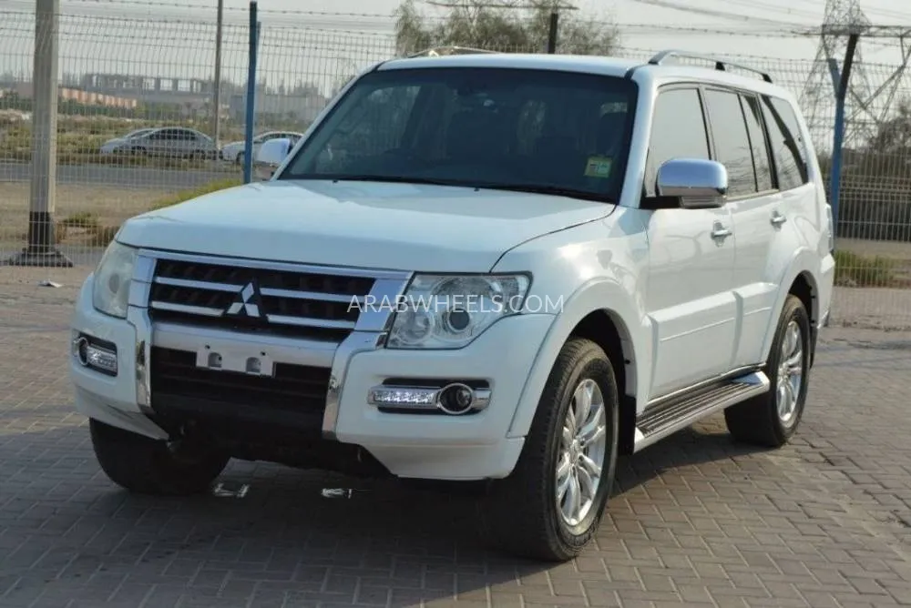 Mitsubishi Pajero 2020 for Sale in Dubai Image-2