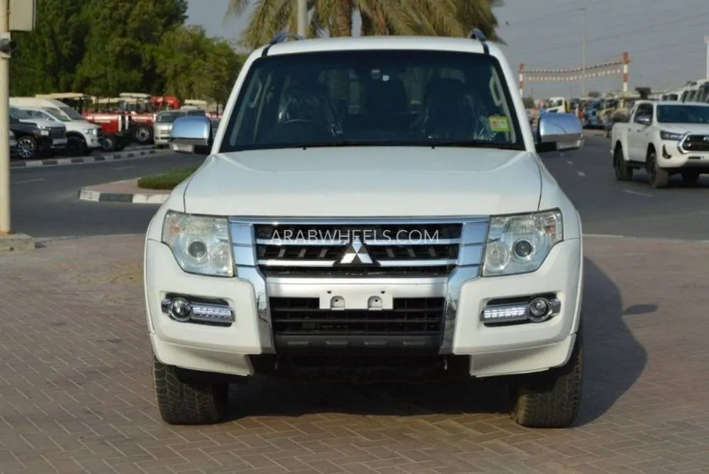 Mitsubishi Pajero 2020 for Sale in Dubai Image-5
