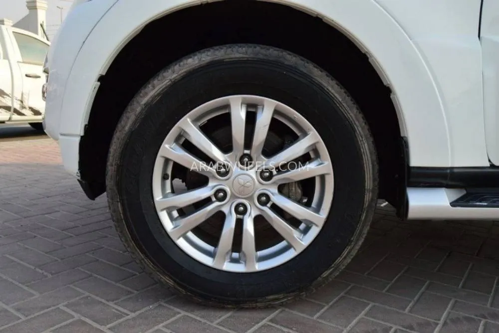 Mitsubishi Pajero 2020 for Sale in Dubai Image-10