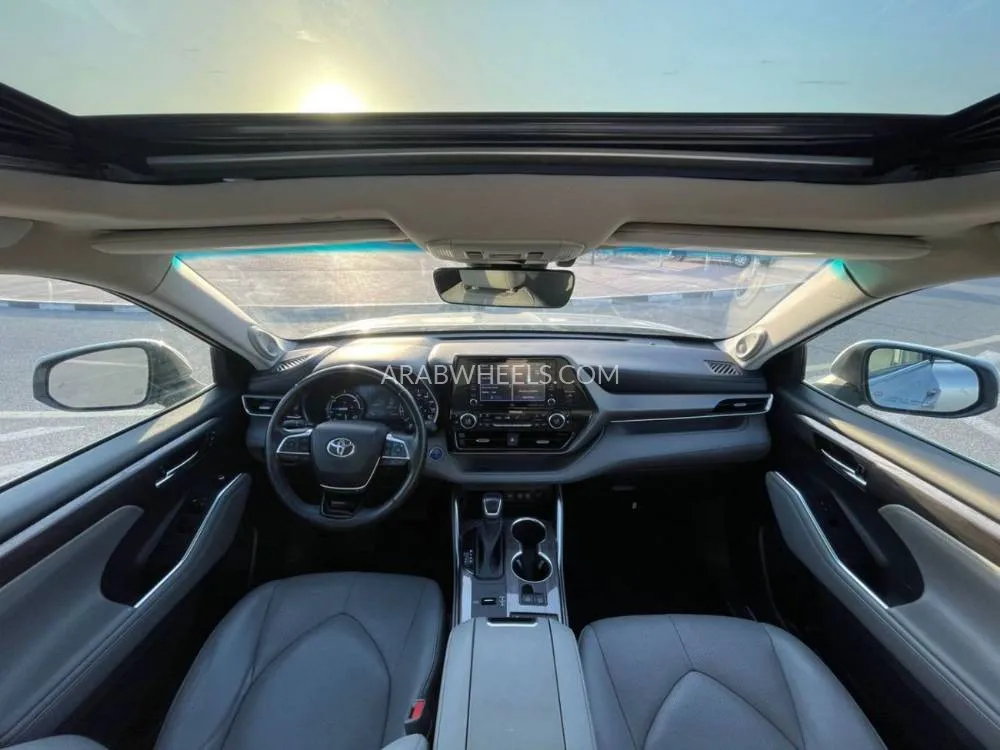 Toyota Grand Highlander 2021 for Sale in Dubai Image-11