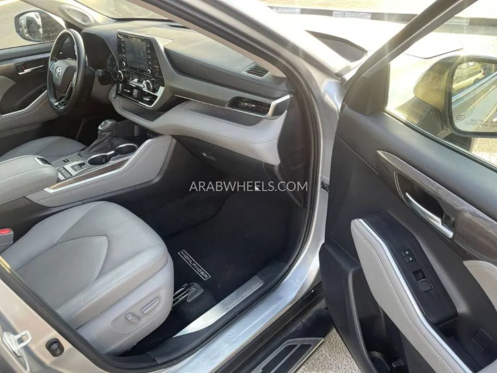 Toyota Grand Highlander 2021 for Sale in Dubai Image-16