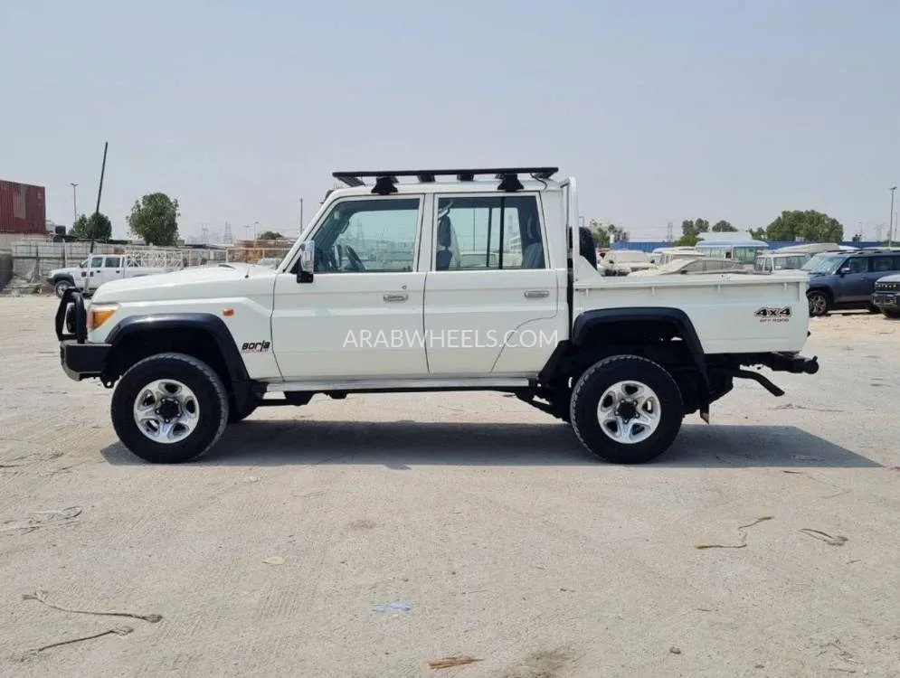Toyota Land Cruiser 70 Series 2019 for Sale in Dubai Image-5