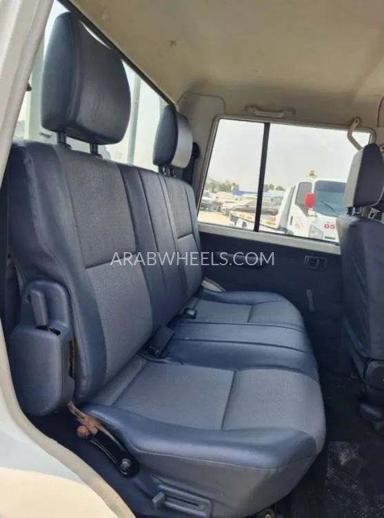 Toyota Land Cruiser 70 Series 2019 for Sale in Dubai Image-15