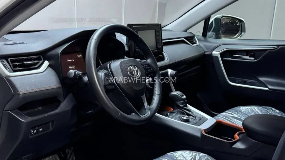 Toyota Rav4 2022 for Sale in Dubai Image-12