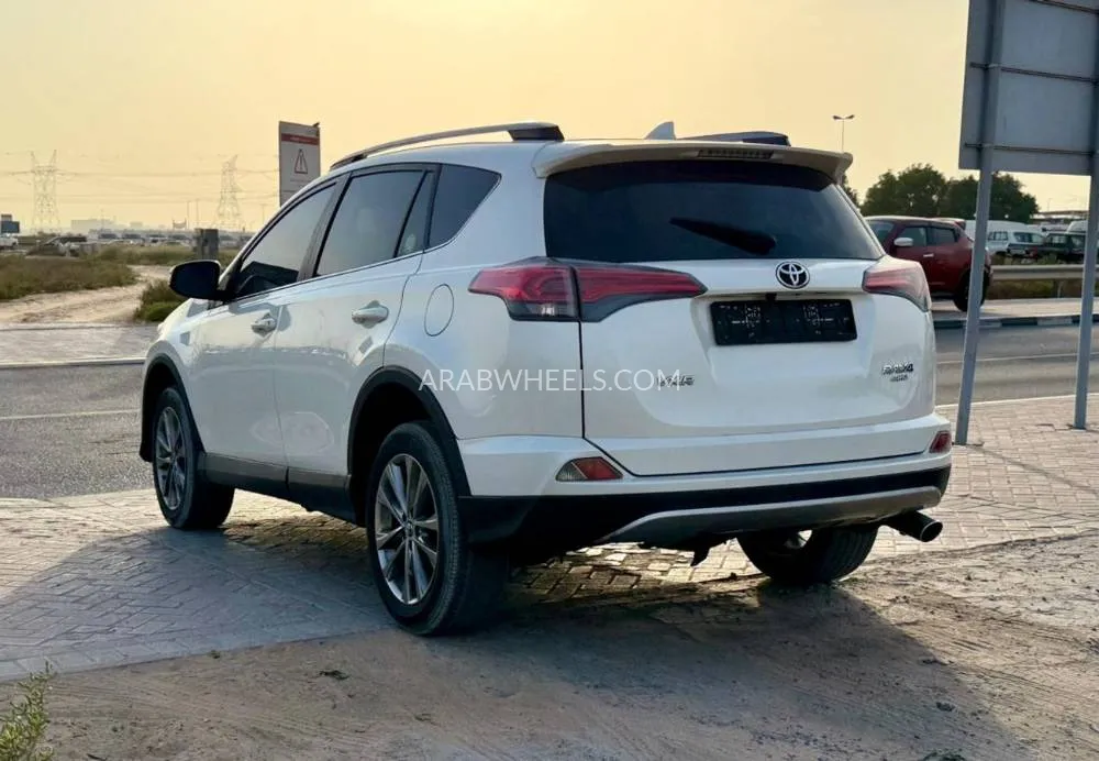 Toyota Rav4 2018 for Sale in Dubai Image-6