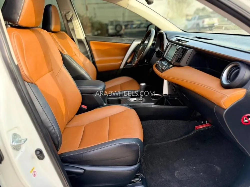 Toyota Rav4 2018 for Sale in Dubai Image-12