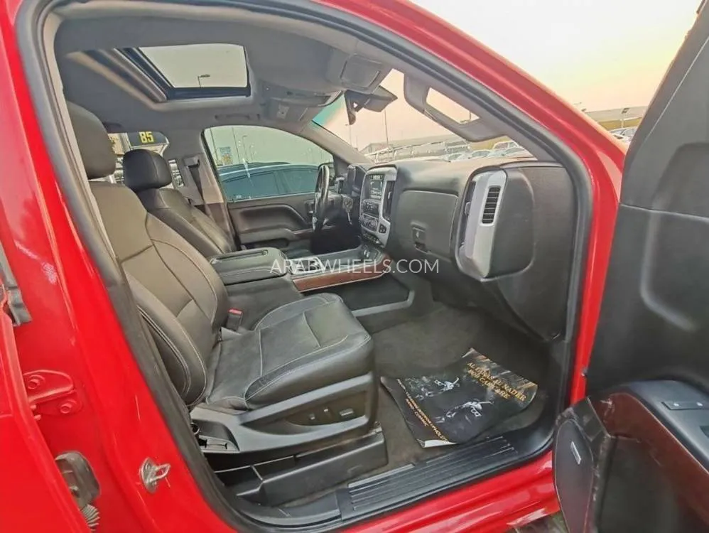 GMC Sierra 2018 for Sale in Ajman Image-17