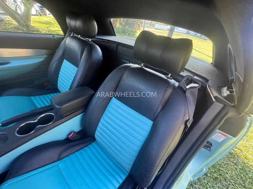 Ford Thunderbird 2002 for Sale in Dubai Image-11