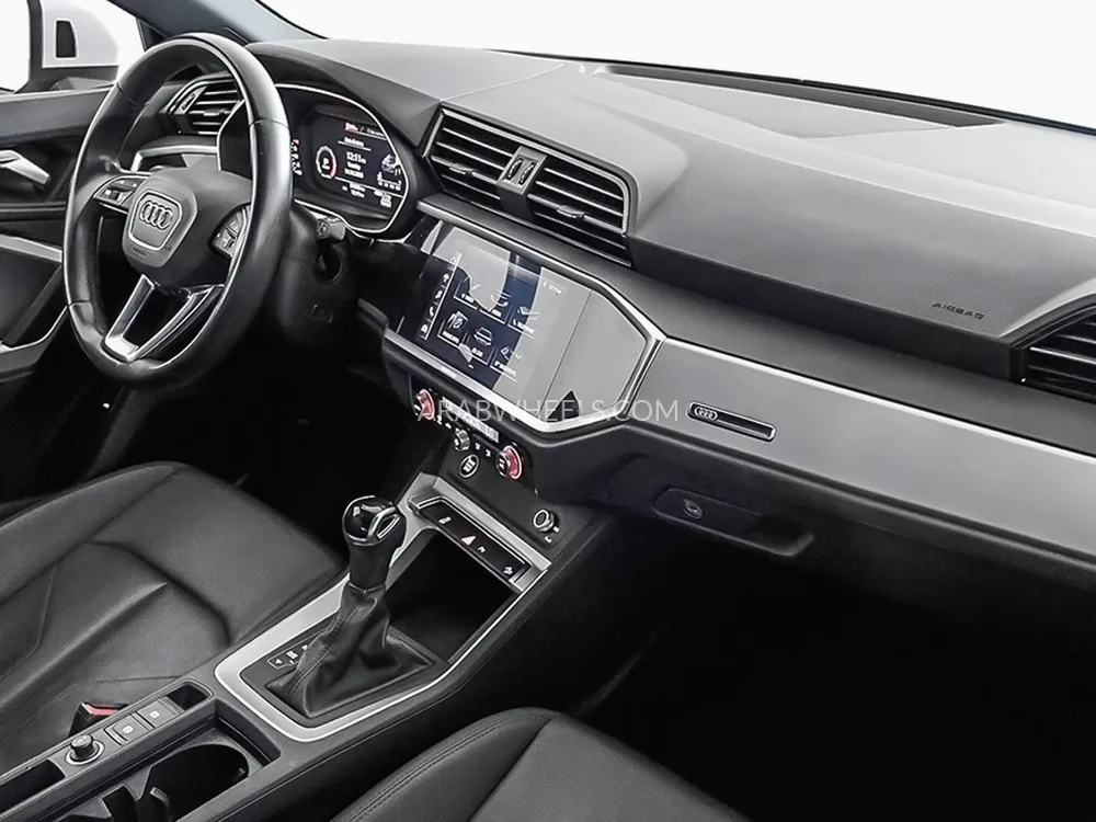 Audi Q3 2021 for Sale in Dubai Image-11