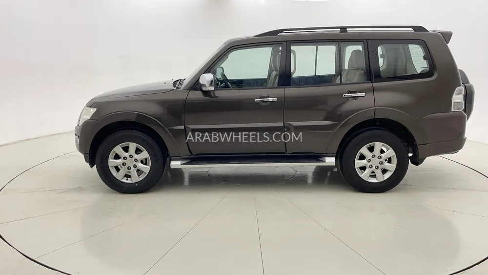 Mitsubishi Pajero 2017 for Sale in Dubai Image-6
