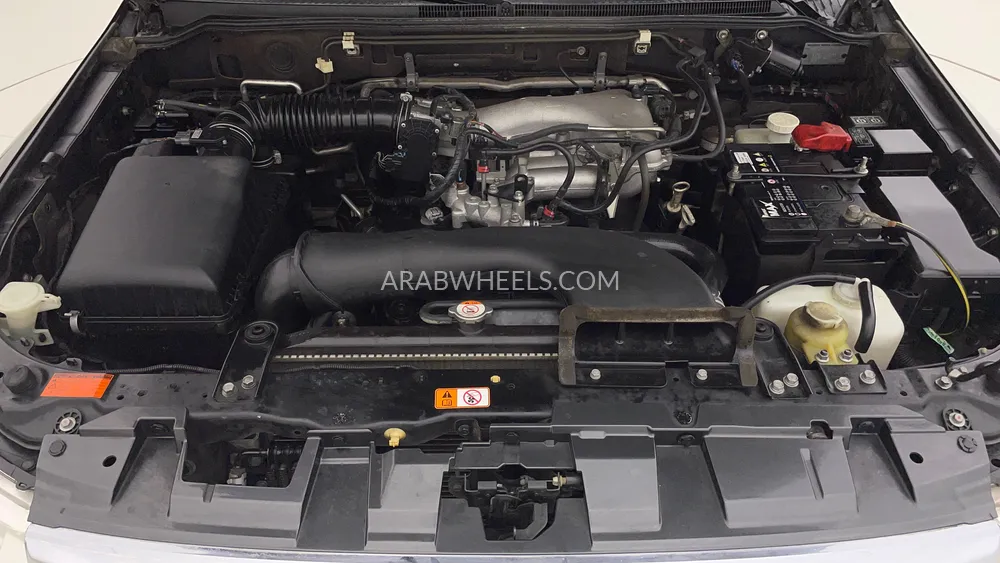 Mitsubishi Pajero 2017 for Sale in Dubai Image-9