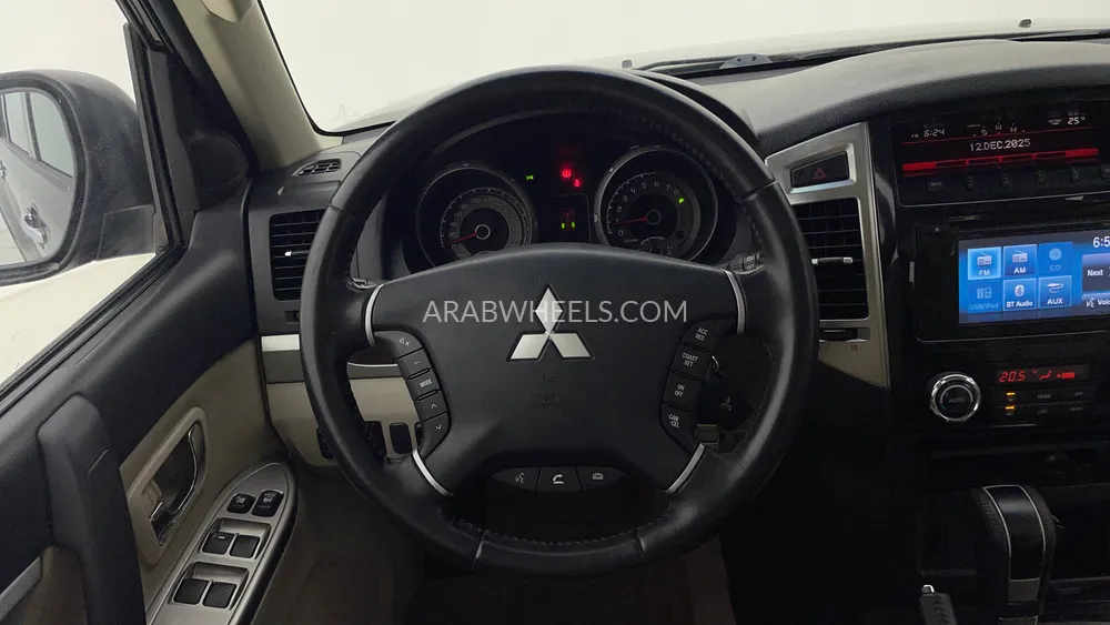 Mitsubishi Pajero 2017 for Sale in Dubai Image-17