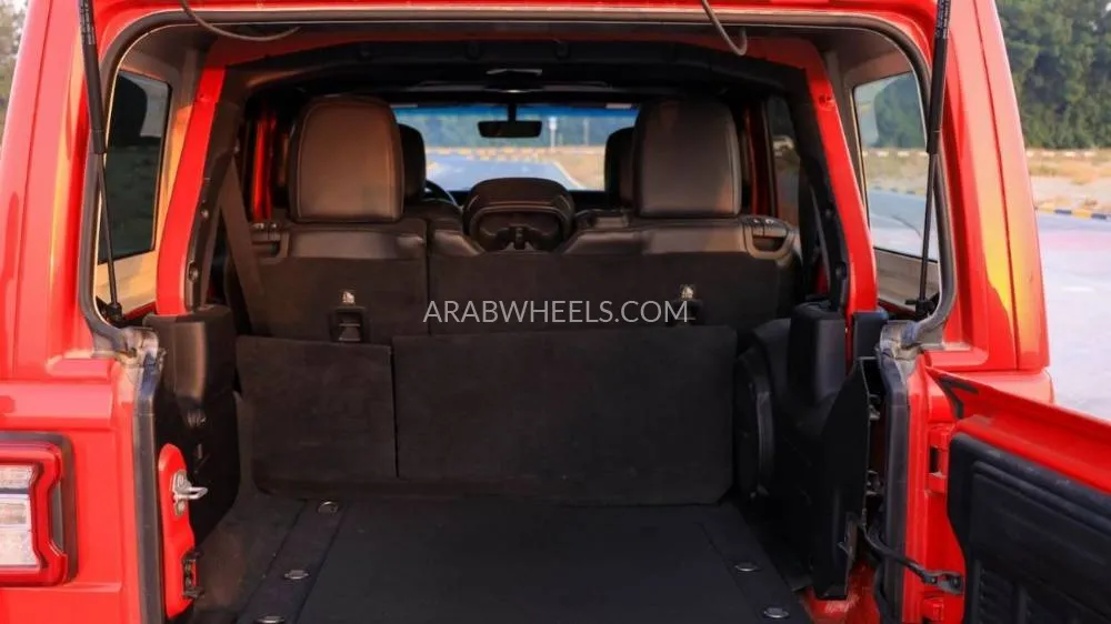 Jeep Wrangler 2018 for Sale in Sharjah Image-9