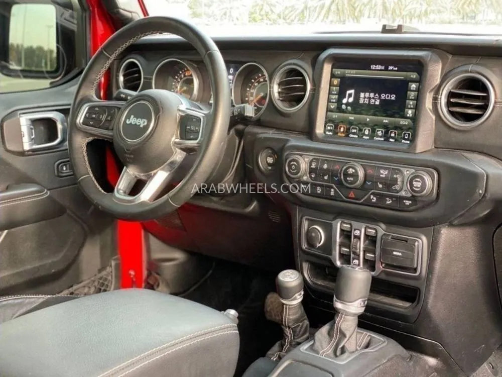 Jeep Wrangler 2018 for Sale in Sharjah Image-15