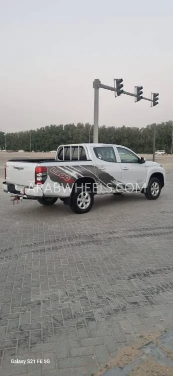 Mitsubishi L200 2020 for Sale in Sharjah Image-2