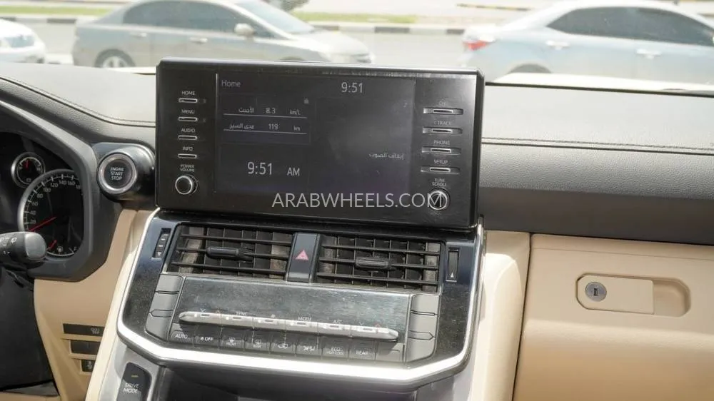 تويوتا لاند كروزر 2022 for Sale in الشارقة Image-8