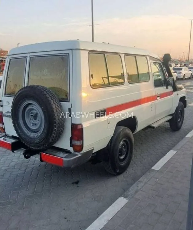 تويوتا لاند كروزر 70 سيريز 2015 for Sale in الشارقة Image-4