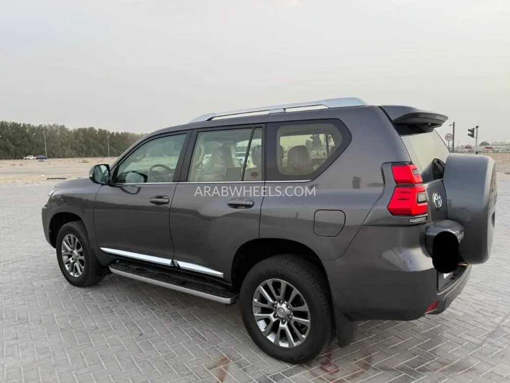 Toyota Land Cruiser Prado 2019 for Sale in Sharjah Image-4
