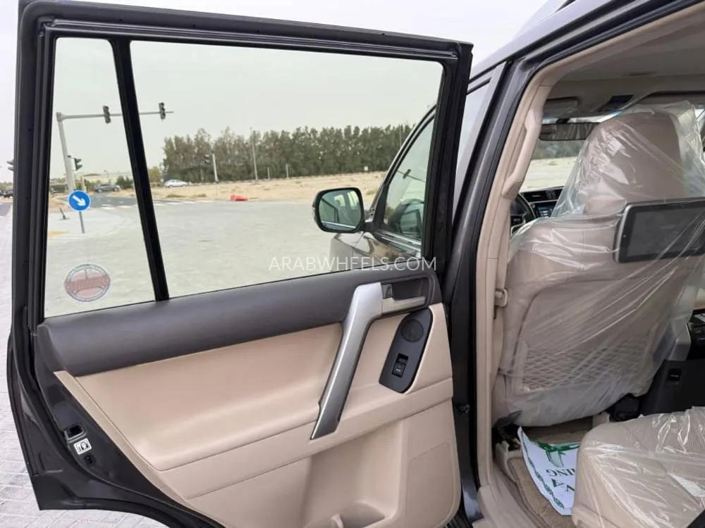 Toyota Land Cruiser Prado 2019 for Sale in Sharjah Image-12