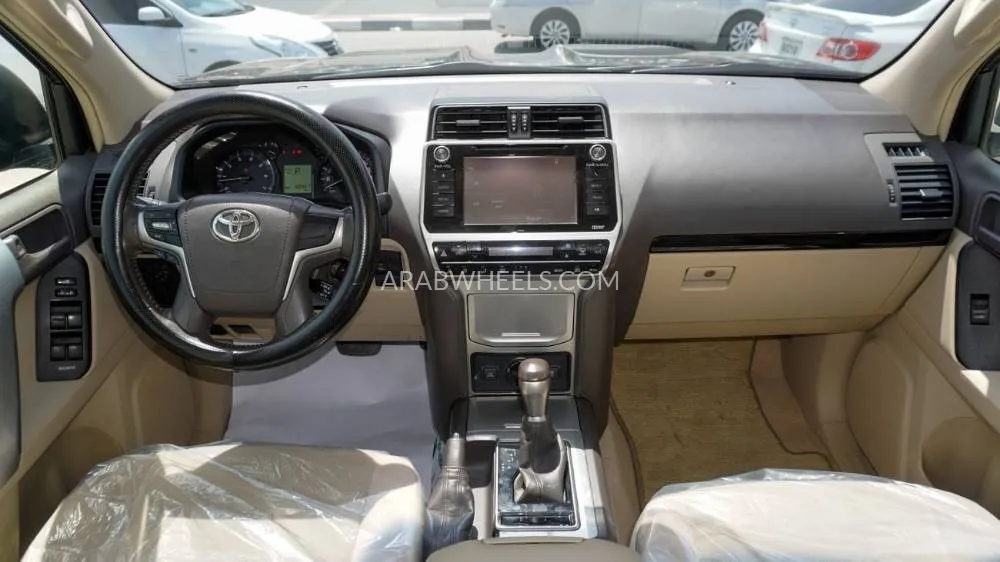 Toyota Land Cruiser Prado 2018 for Sale in Sharjah Image-5