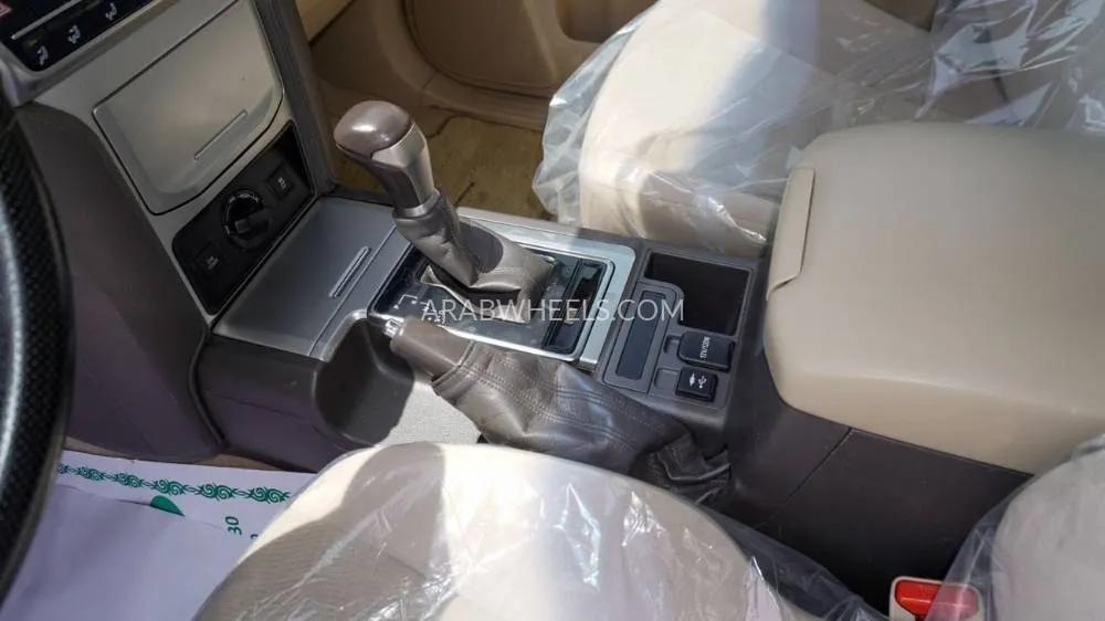 Toyota Land Cruiser Prado 2018 for Sale in Sharjah Image-9