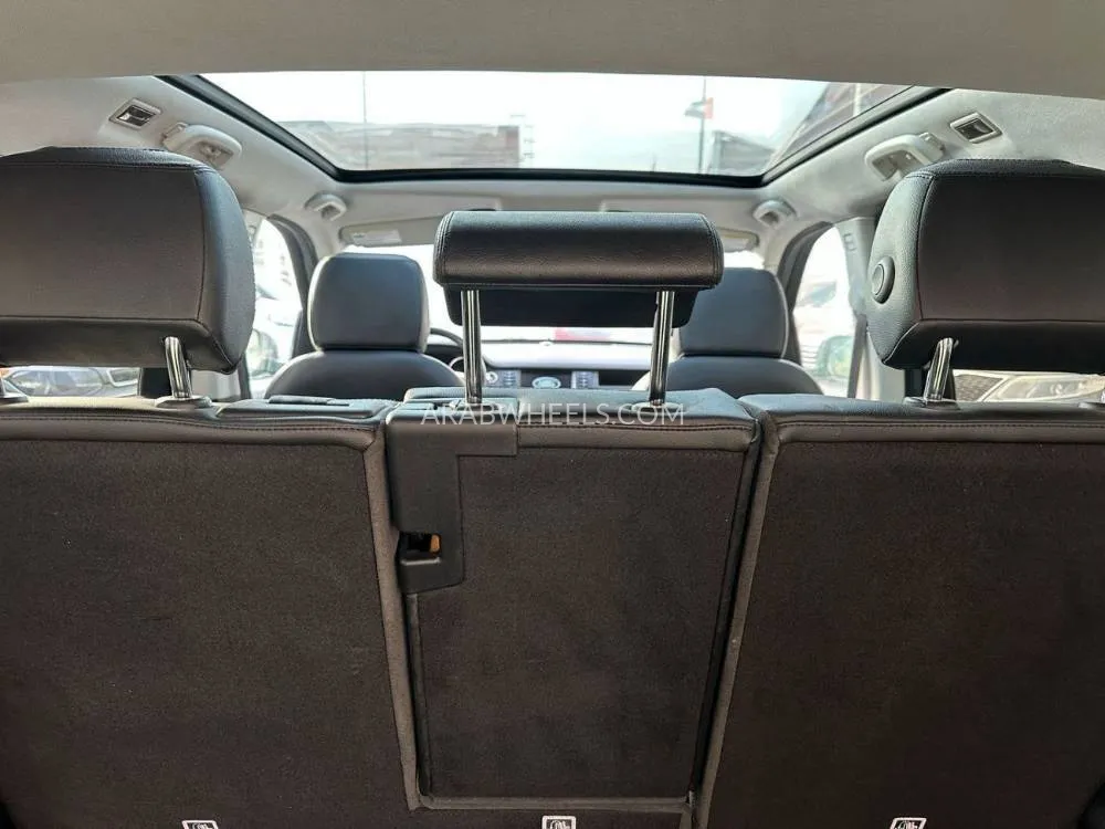 Land Rover Discovery 2016 for Sale in Sharjah Image-10