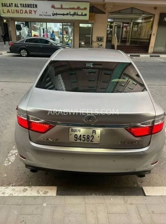 لكزس ES 2014 for Sale in الشارقة Image-4
