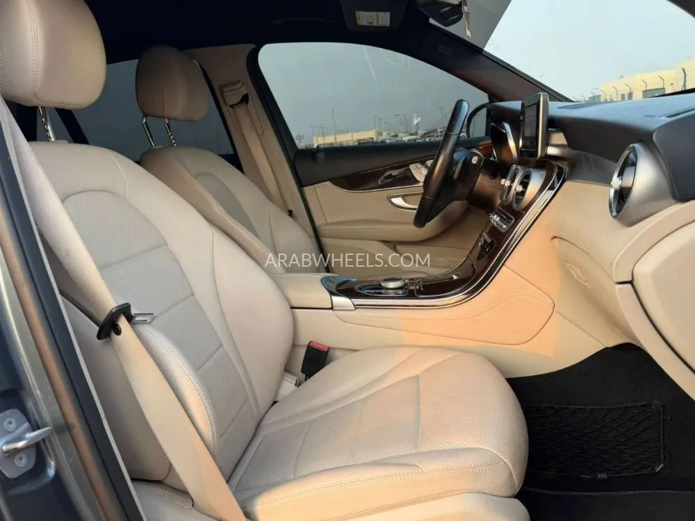 مرسيدس بنز GLC كلاس 2018 for Sale in الشارقة Image-9