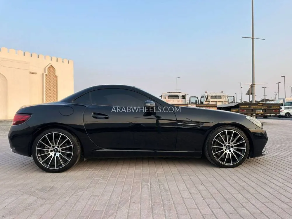 مرسيدس بنز SLC Class 2018 for Sale in الشارقة Image-5