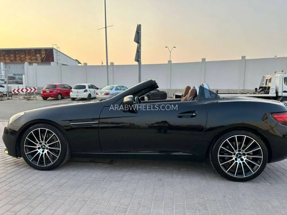 مرسيدس بنز SLC Class 2018 for Sale in الشارقة Image-6