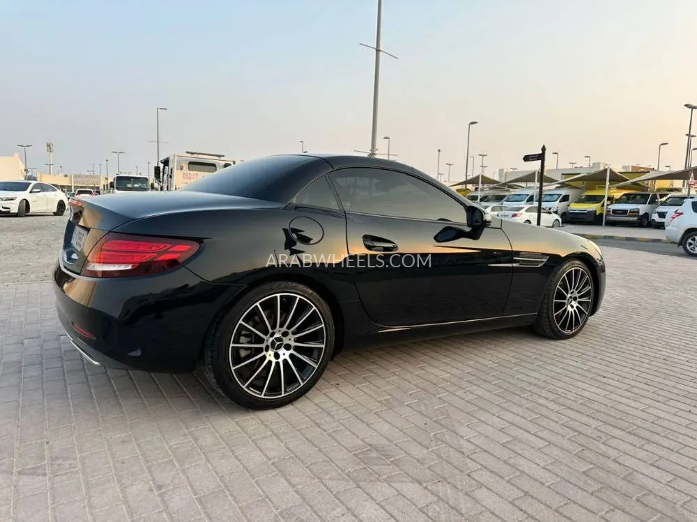 مرسيدس بنز SLC Class 2018 for Sale in الشارقة Image-7